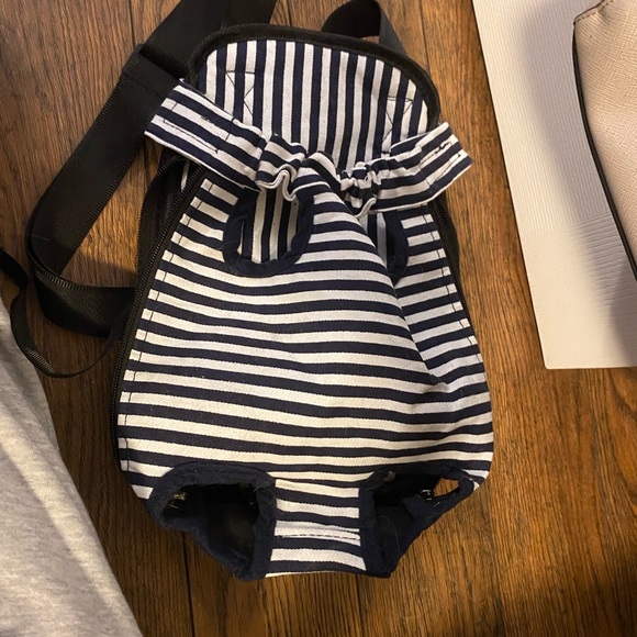 Pet carrier - Picture 1 of 3